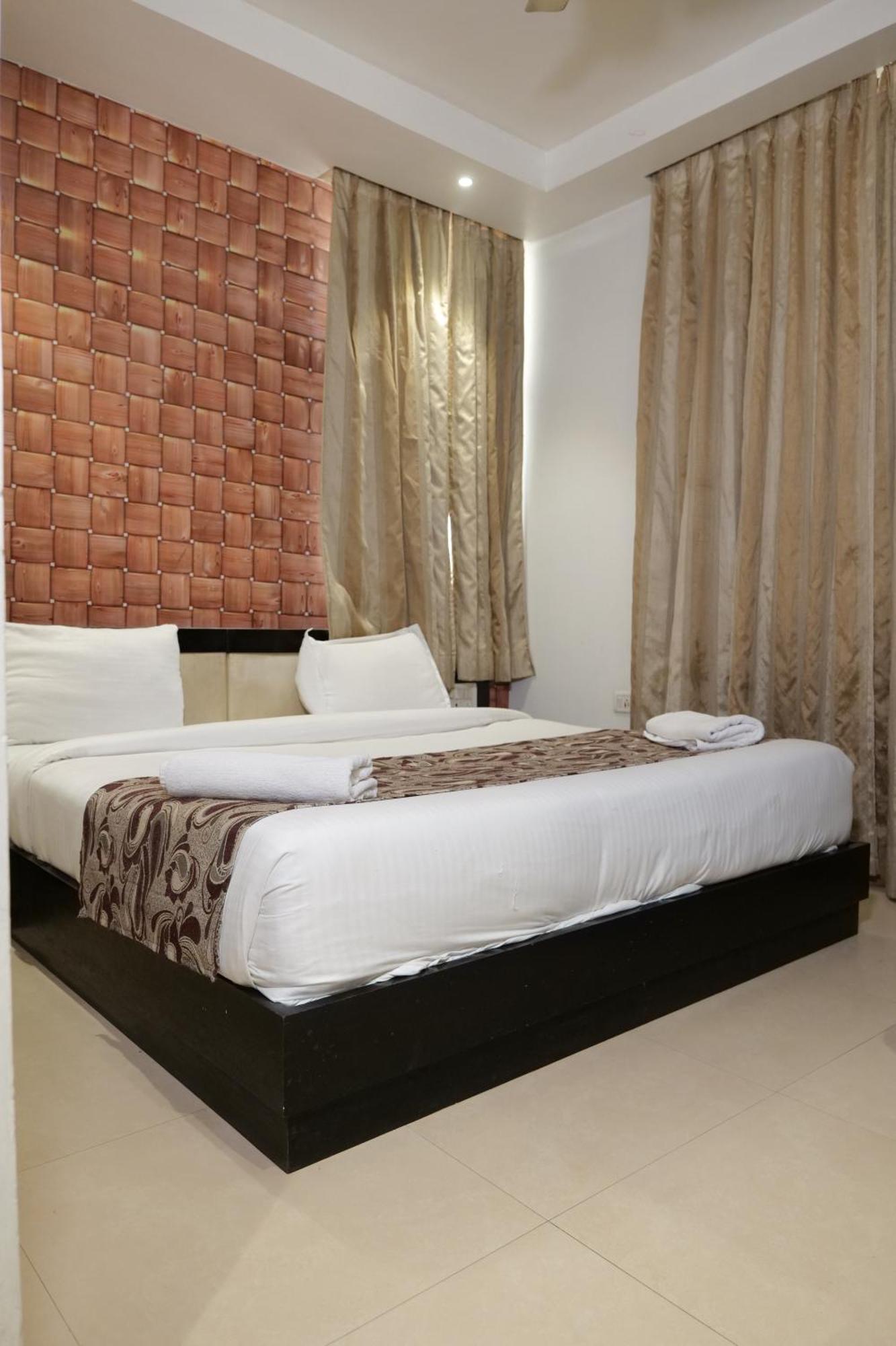 Hotel Anand Castle Kashipur Exterior foto