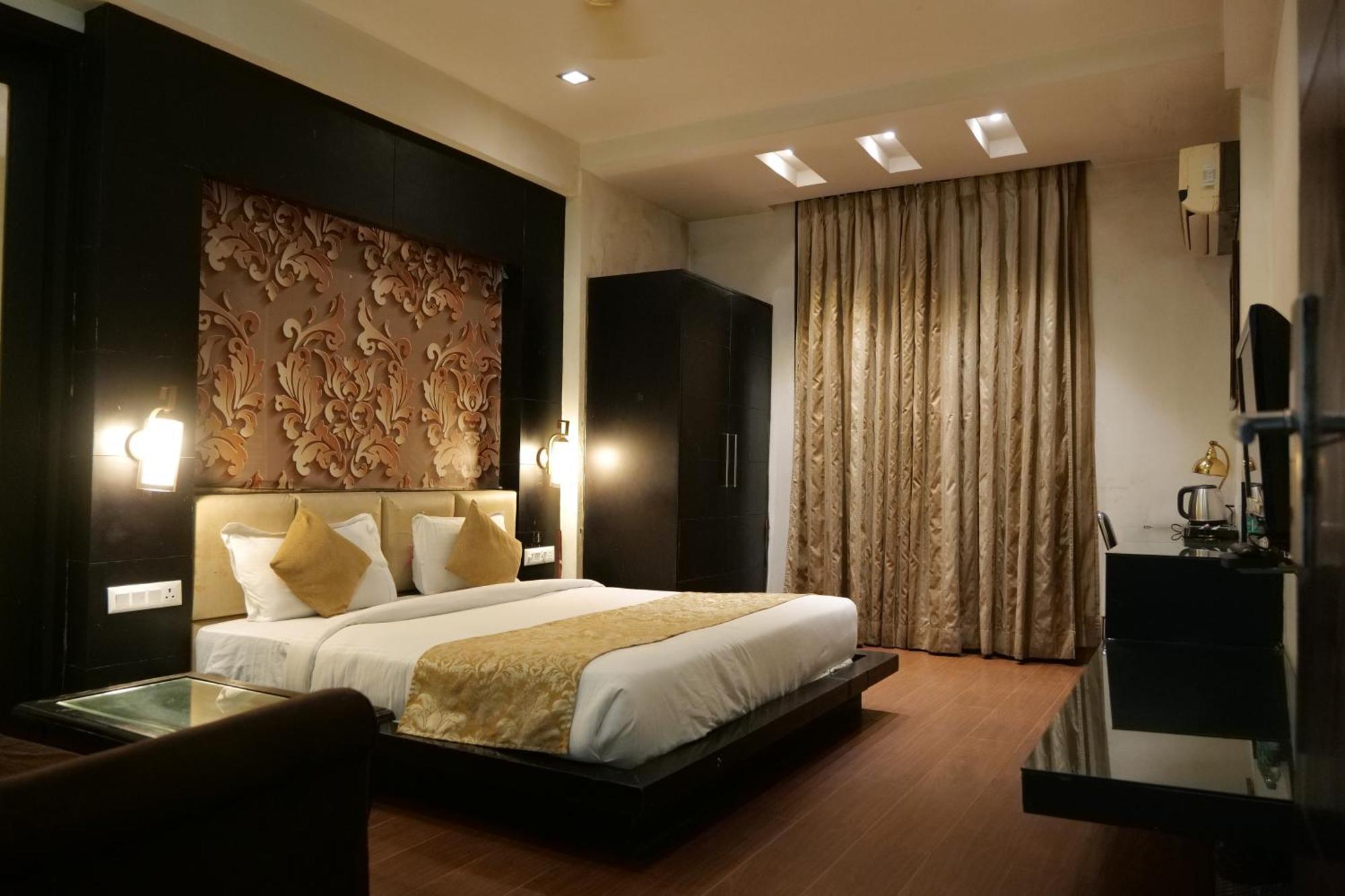 Hotel Anand Castle Kashipur Exterior foto