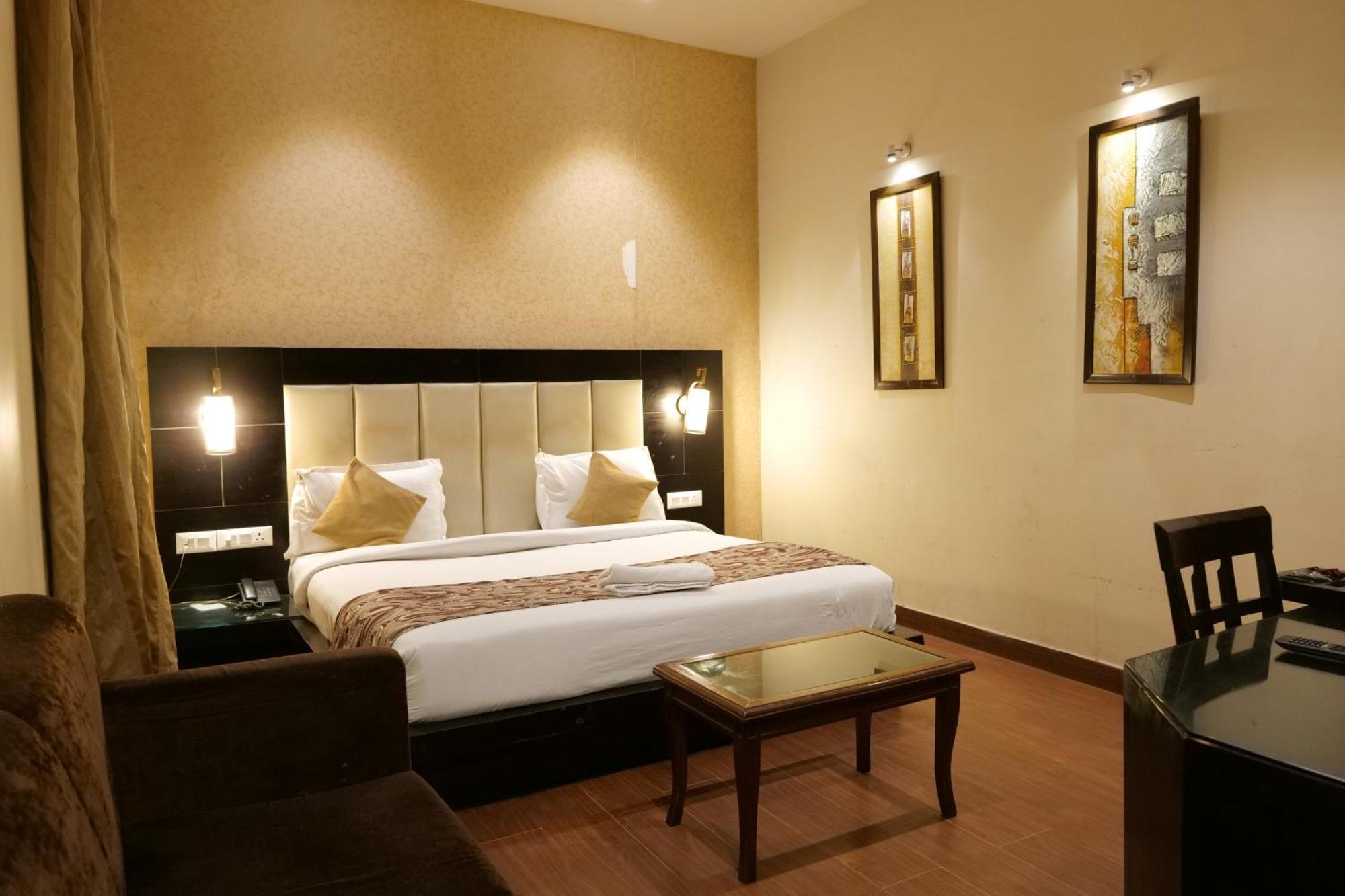 Hotel Anand Castle Kashipur Exterior foto